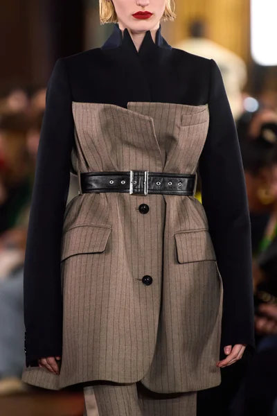 Look 70